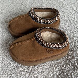 NEW UGG Tasman Tan Suede Infant Toddler Booties